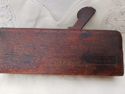 Vintage wooden moulding - wooden,