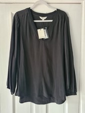 M&S Autograph Black Ribbed V