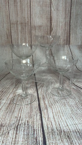 Vintage clear glass champagne - clear,