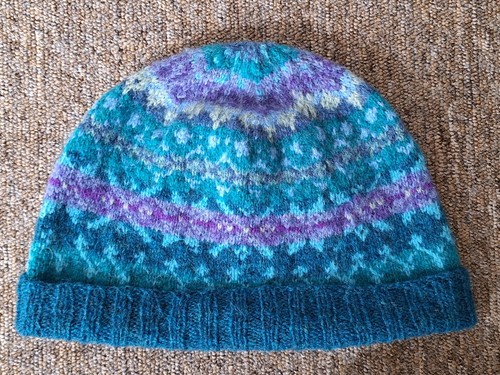 Hand knitted shetland wool - hand,