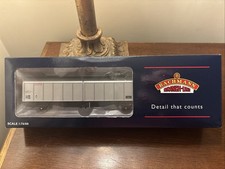 Bachmann OO Gauge 33-276 Railfreight 46T VGA Sliding Wall Van Mint