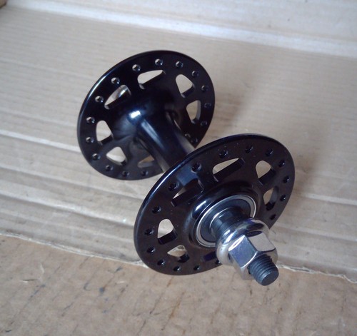 Sealed bearing track pista - bearing, track,