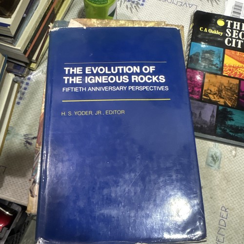 The evolution igneous rocks - evolution, of