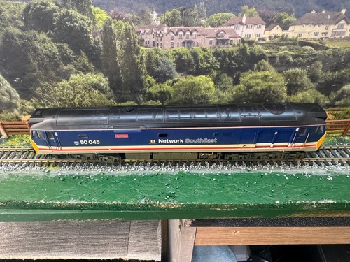 R2350 hornby gauge network - gauge,