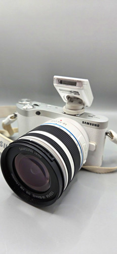 Samsung nx300 white 3mp - white, 20.3mp