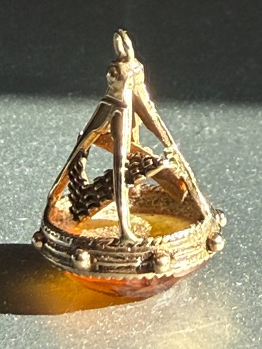 375 stamped 9ct - 375,