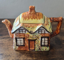 Vintage Decorative Tea Pot Ye