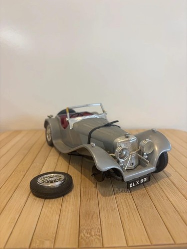 Bburago jaguar ss100 1937 18 - bburago,