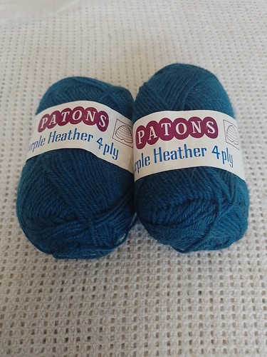 Patons ply wool shade - 4, 5388