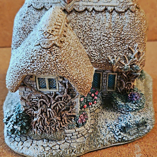Lilliput lane year - lilliput, in