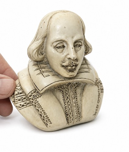 William shakespeare small - shakespeare,