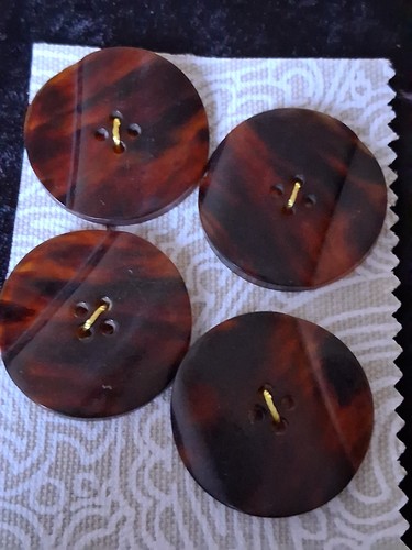 Recycled vintage buttons - , br13