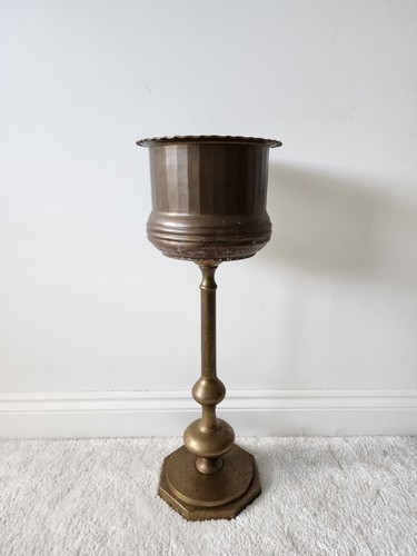 Freestanding brass plant - freestanding,