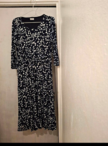 Elegant black white print - &,