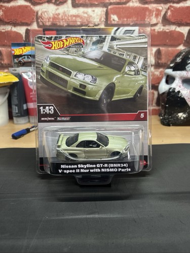 Hot wheels nissan - hot, 1:43