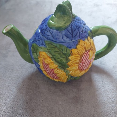 Vintage sunflower ceramic - vintage,