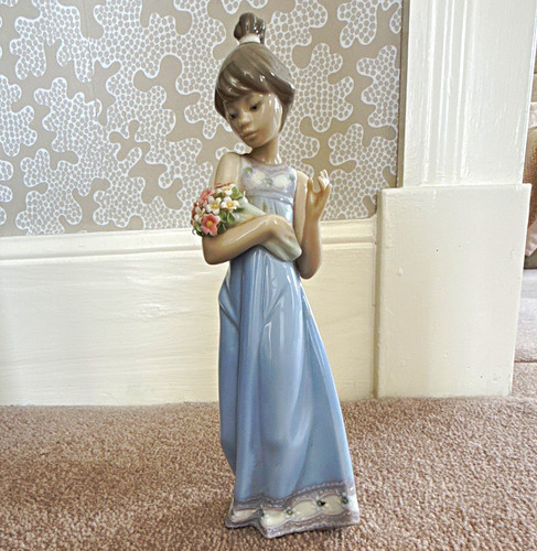 Lladro porcelain girl figurine - porcelain,