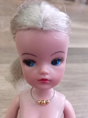 Vintage sindy necklace with - sindy,