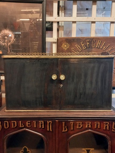 Victorian desktop pigeon - desktop,