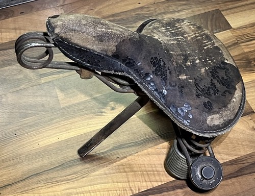 Prewar mens spring saddle - mens,
