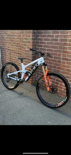 Trek slash large - , 2024