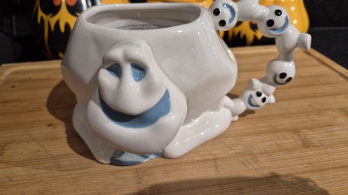 Disney store - disney, world