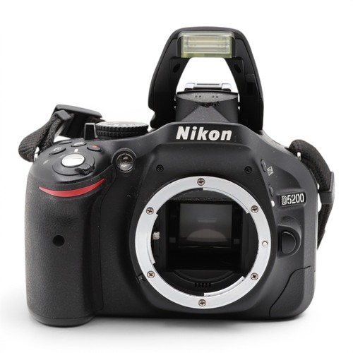 Nikon d5200 body - d5200,