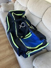 Qdos Wheelie Cricket Bag