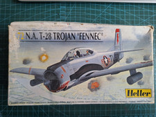 HELLER NORTH AMERICAN T-28 TROJAN 'FENNEC'  1:72 SCALE MODEL KIT (NO DECALS).
