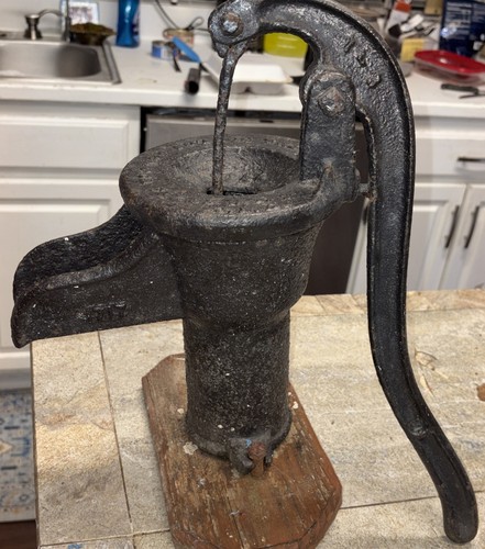 Cast iron 1880 pump - cast,
