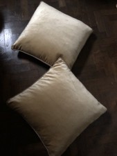 2 X Laura Ashley Nigella