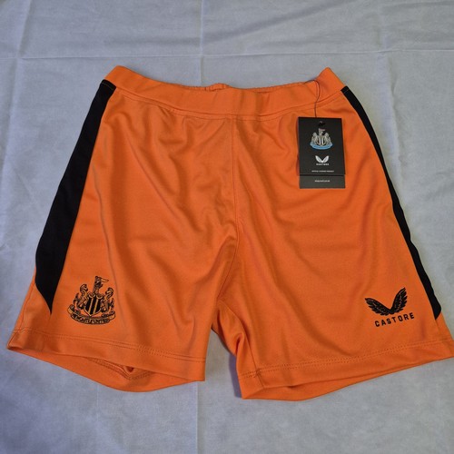 Newcastle united goalkeeper - newcastle,
