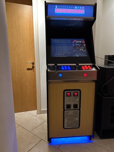 Arcade machine full - machine, size