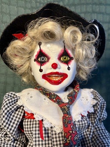 Sitting porcelain doll - , horror