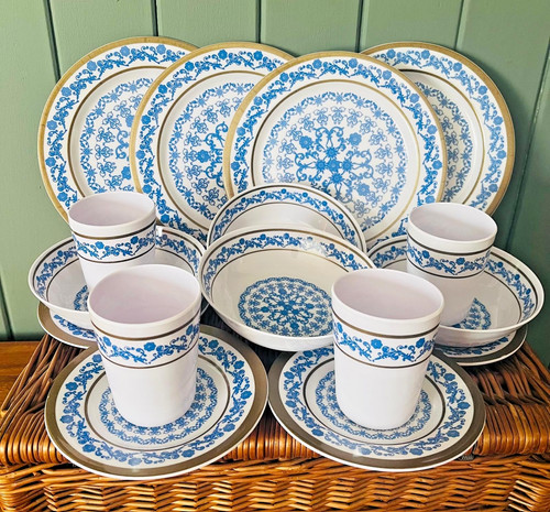 Vintage melamine ware - ware, blue