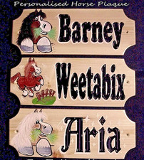 HORSE SIGN hand painted STABLE PLAQUE ✅ P E R S O N A L I S E D ✅ Wooden SIGNS✅