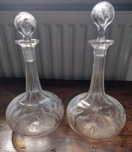 Pair antique hand - pair,