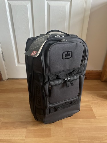 Ogio layover travel bag