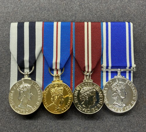 Queens police medal golden - police,