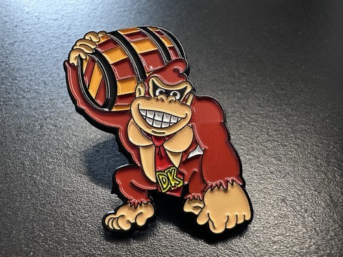 Donkey kong enamel pin badge - pin,
