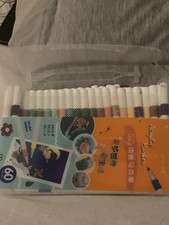 Acrylic pens set with a wide variety of colours