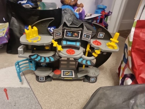 Batman batcave playset with - batman,