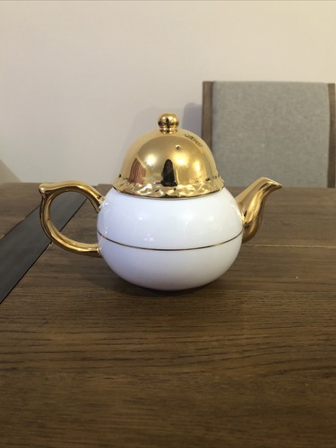 Porcelain tea pot bell shaped - ,