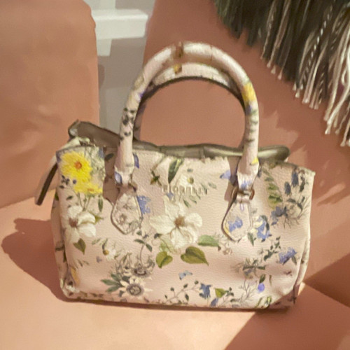 Fiorelli cream floral pebbled - fiorelli,