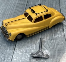 TRI-ANG MINIC CLOCKWORK TAXI No.2 YELLOW (BUICK ROADMASTER) VINTAGE 1950 & KEY