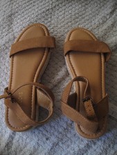 LADIES TAN SANDALS