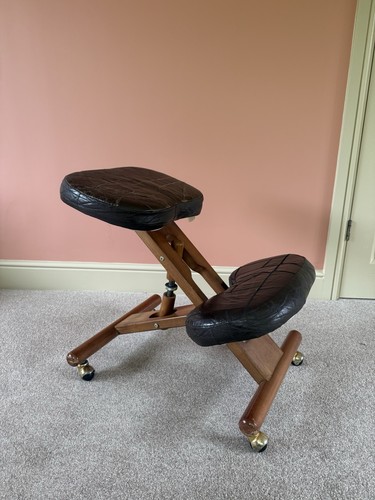 Ergonomic kneeling chair - ergonomic,