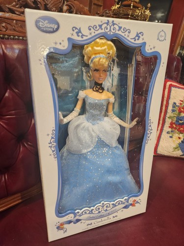 Disney store limited edition - disney,
