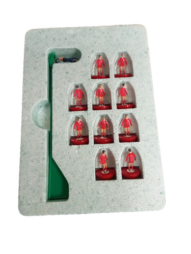 Subbuteo team figures red - subbuteo,