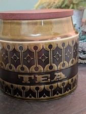 Hornsea Pottery Heirloom TEA Canister 1971 Storage Jar with Original Wooden Lid